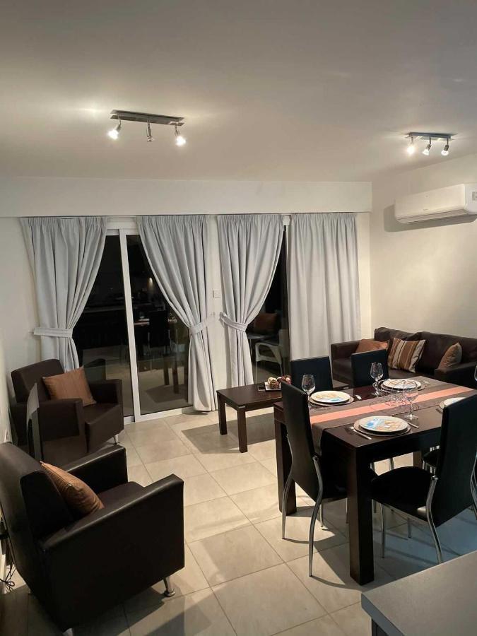 Cozy 2 Bedrooms Apartment In Complex With Swimming Pools And Beautiful View Пафос Екстериор снимка