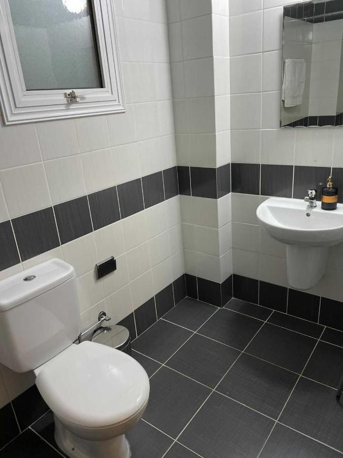 Cozy 2 Bedrooms Apartment In Complex With Swimming Pools And Beautiful View Пафос Екстериор снимка